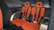 Оранжевые пассажирские сиденья в салоне Hummer HX Concept
